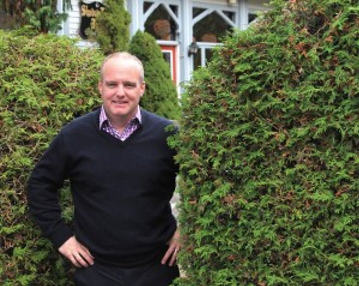 Try flying a plane while changing the wings!